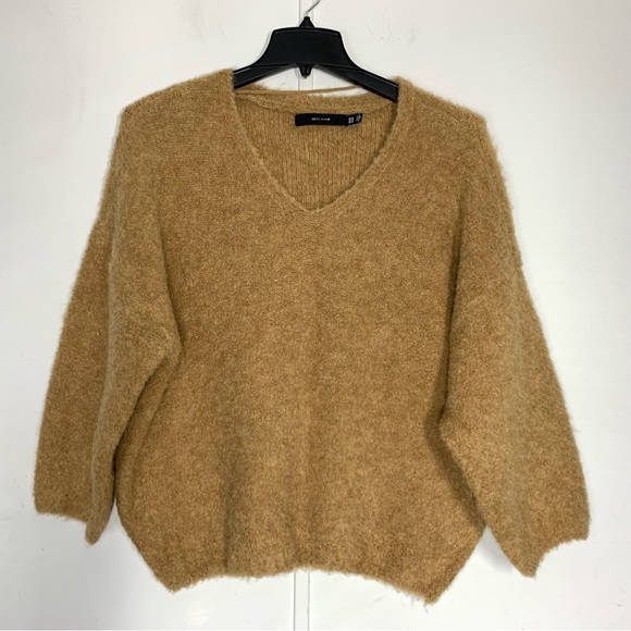 Vero Moda V-Neck Oversized Sweater Recycled Polyester Blend in Tigers Eve - Picture 4 of 14